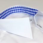 Weißes easy-care Hemd mit blauen Farbakzenten – Vorschau 2