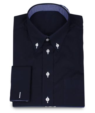 Sportliches Buttondownhemd in Dunkelblau mit weißem Knopfgarn
