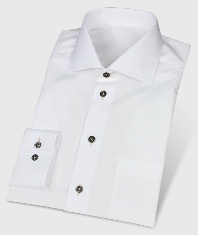 Easy-care Hemd in weiß mit dunklen Knöpfen