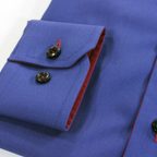 Ausgefallenes Freizeithemd in dunkelblau mit roten Akzenten – Vorschau 2