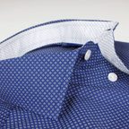 Dunkelblaues Hemd mit weißen Punkten – Vorschau 5