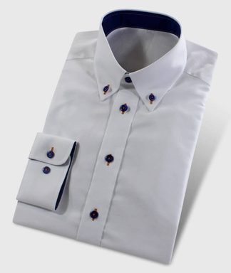 Oxfordhemd weiß mit dunkelblauen Knöpfen