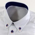 Oxfordhemd weiß mit dunkelblauen Knöpfen – Vorschau 5