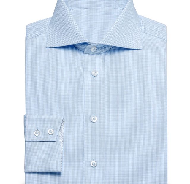 Kleinkariertes Business-Hemd in pastelligem blau – Vorlagenbild