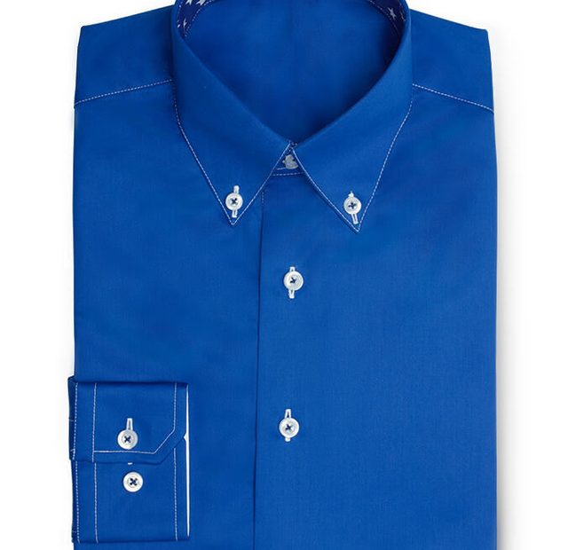 Eye-catching shirt in strong blue with stars and double button collar – Template image