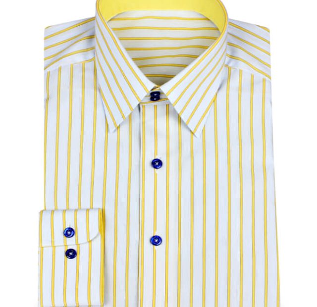 Farbenfrohes Hemd mit dunkelblauen Knöpfen – Vorlagenbild