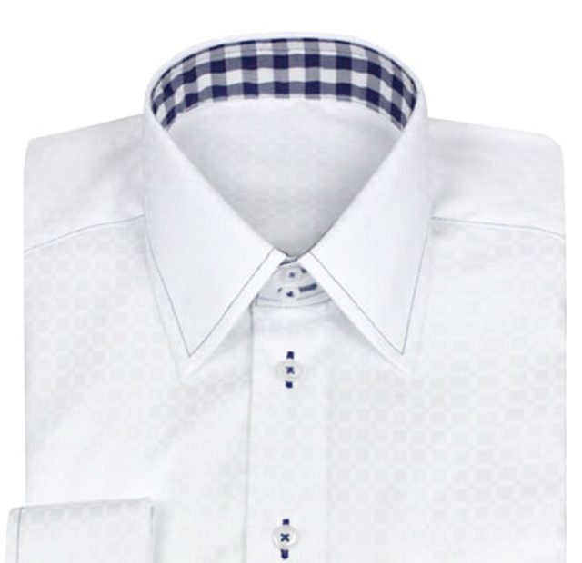 Stylishes weißes Hemd mit feinem Strukturmuster – Vorlagenbild