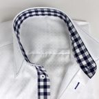 Stylishes weißes Hemd mit feinem Strukturmuster – Vorschau 2