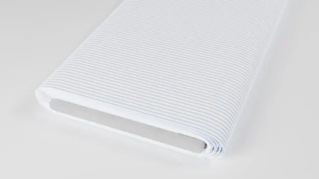 Halbzwirn Hellblau gestreift